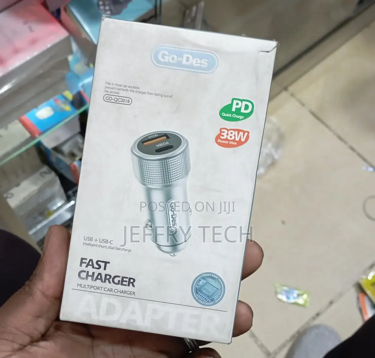 Go Des QC-2018 Car Charger