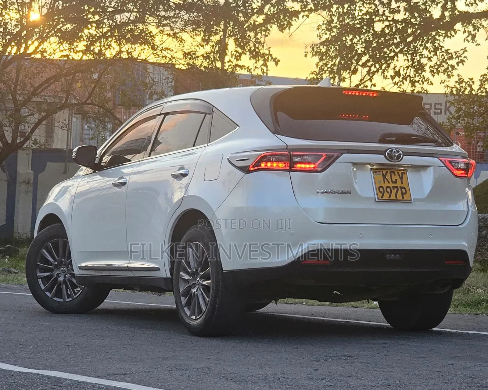 Toyota Harrier 2.0 2014 White