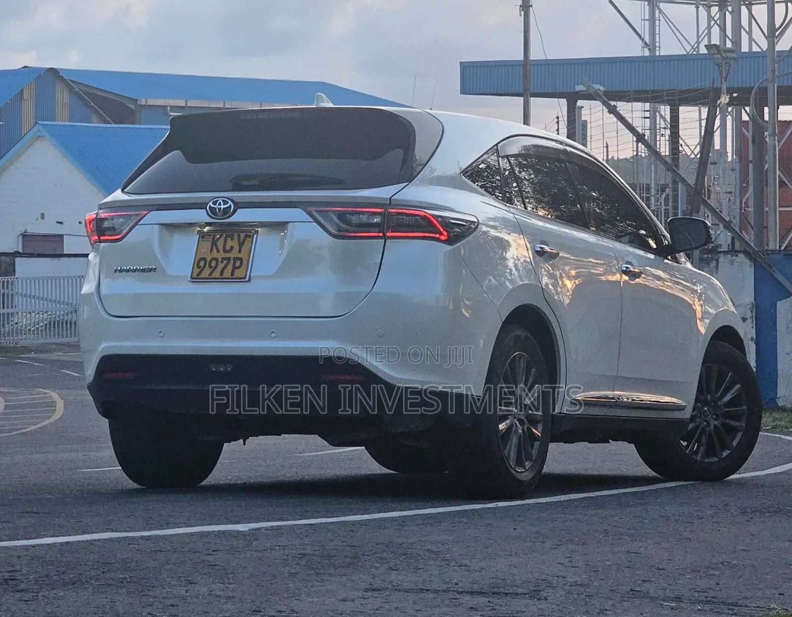 Toyota Harrier 2.0 2014 White