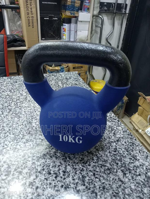 10kg Kettlebell, Heavy Duty Cast Iron, Vinyl Coated Surface - main view