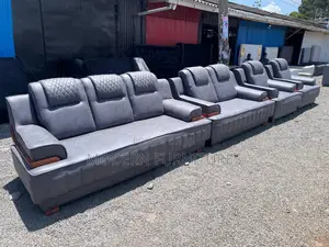 Top Finishing Customized 7 Seater Sofa