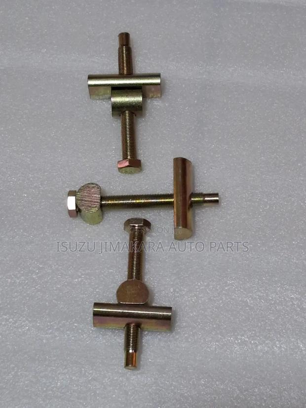 Isuzu Dmax Torsion Bolt - main view