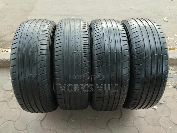 225/65r17 Toyo - thumbnail 4