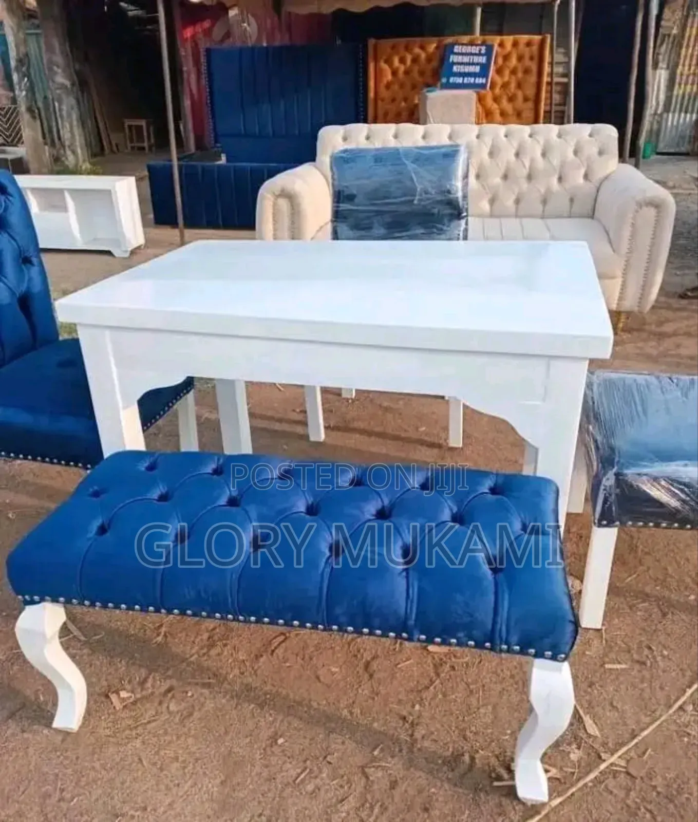 Waiting Manicure Bench