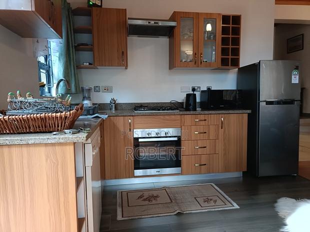 Two Bedroomed Cottage - thumbnail 5