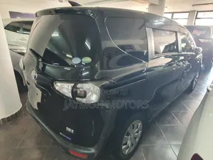 Toyota Sienta 2017 Black