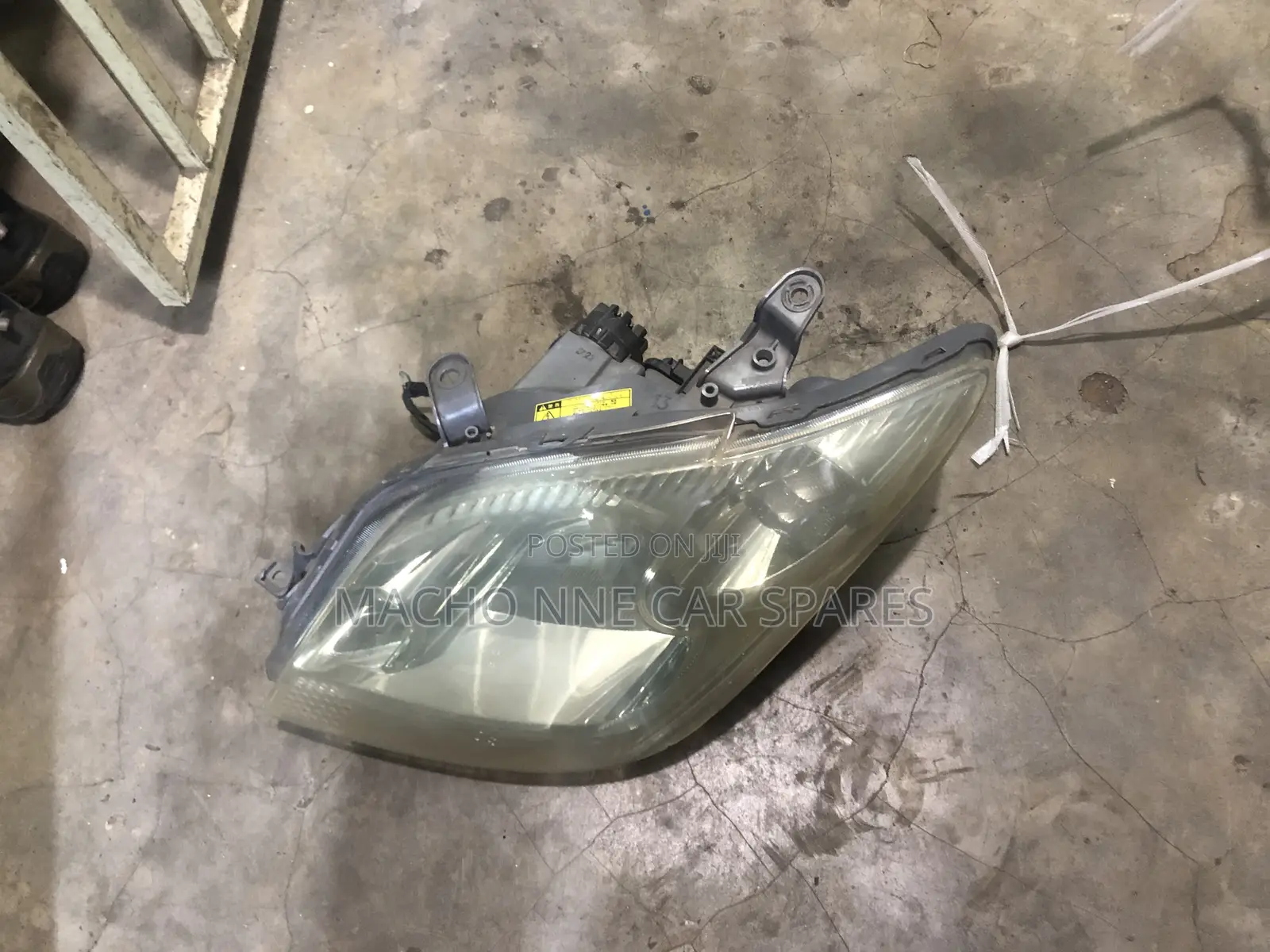 Toyota Ist 2005 Xenon Headlight