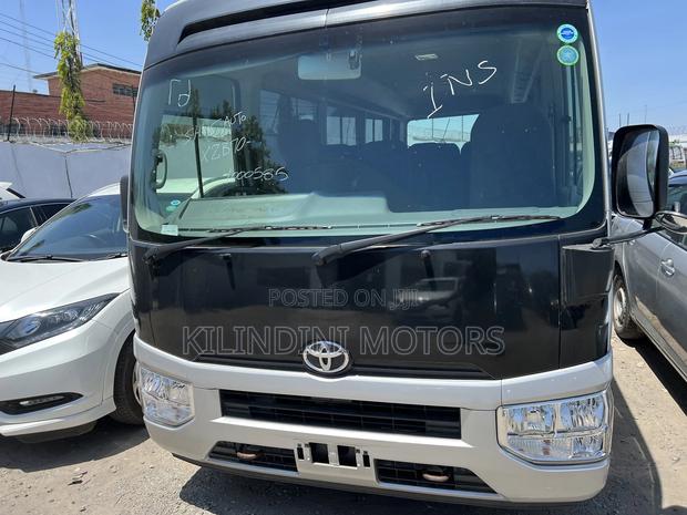 Toyota Coaster 2018 Silver - thumbnail 8