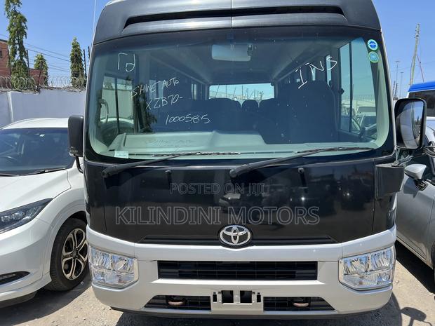 Toyota Coaster 2018 Silver - thumbnail 7