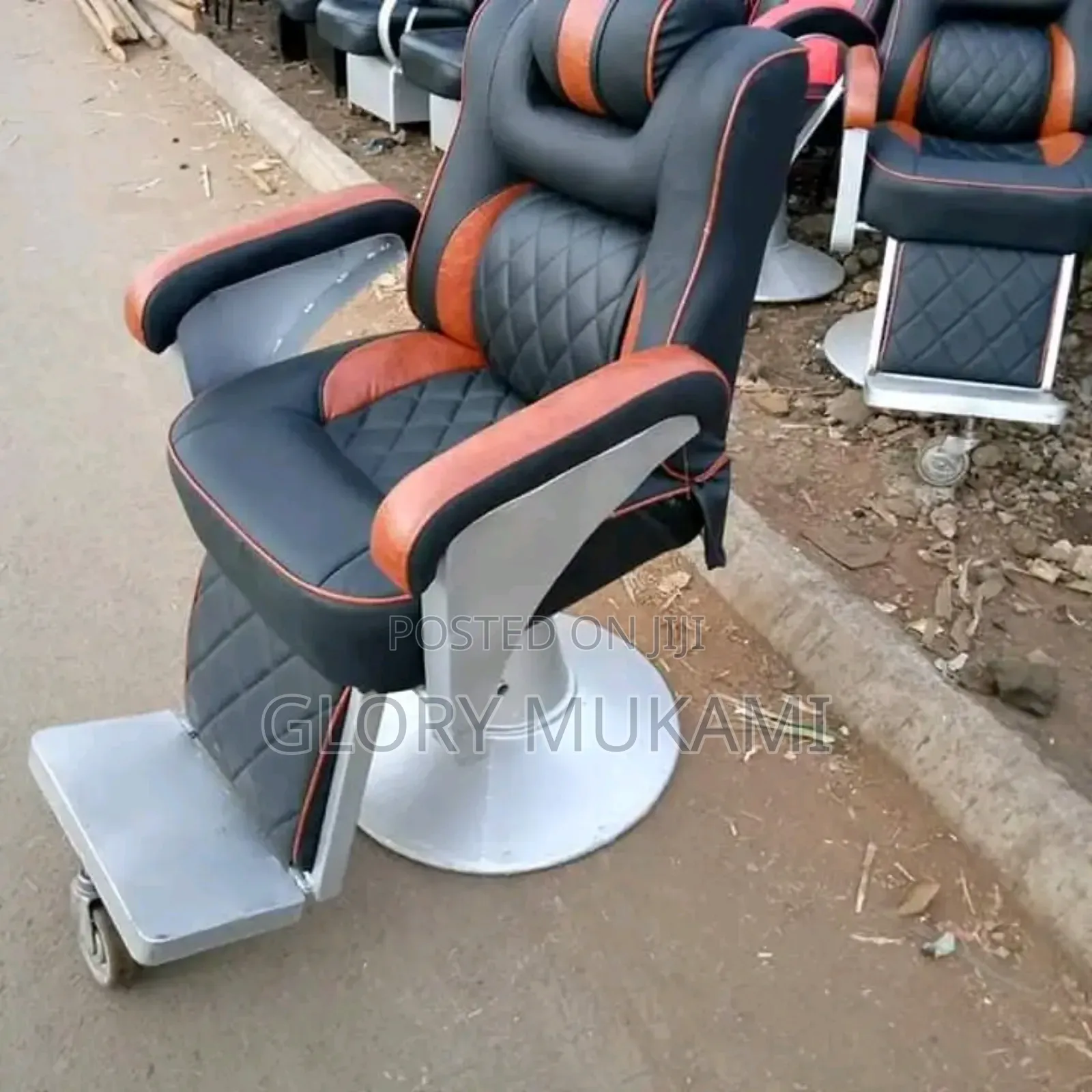 Kinyozi Barber Chairs