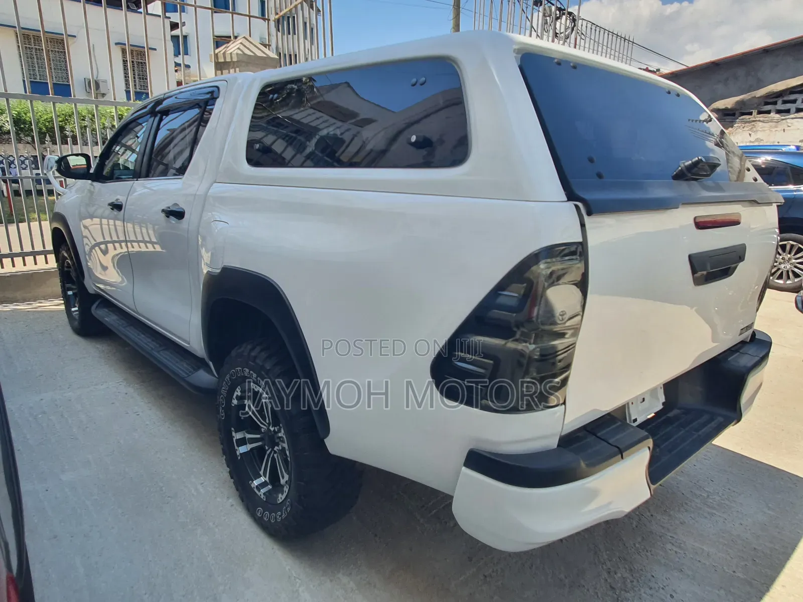 Toyota Hilux 2018 White