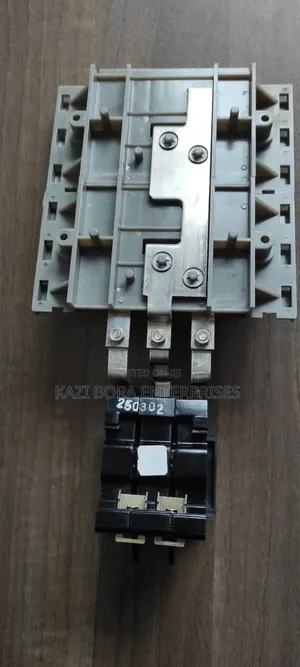 100A Mem Isolator +4-Way Bussbar
