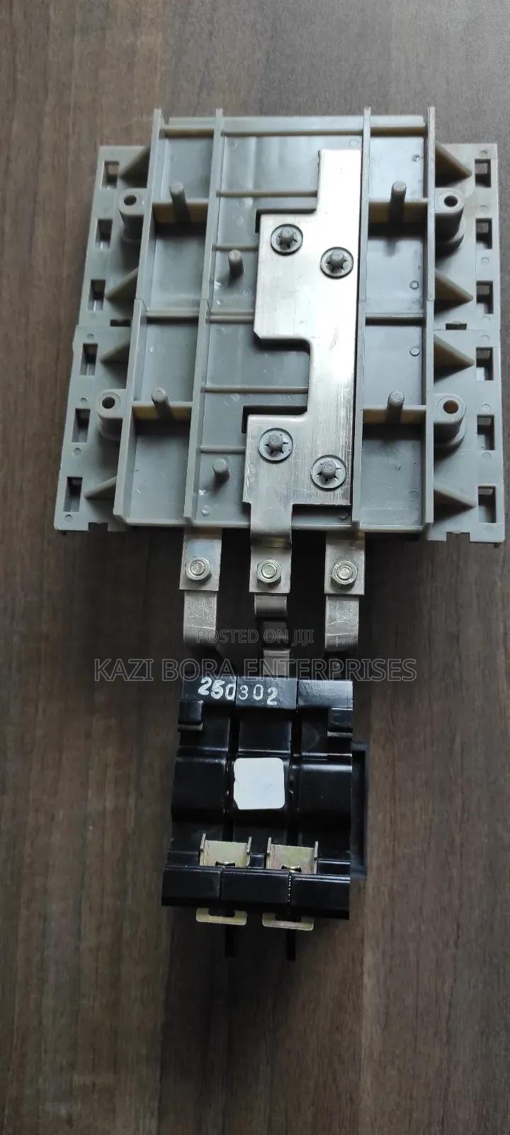100A Mem Isolator +4-Way Bussbar