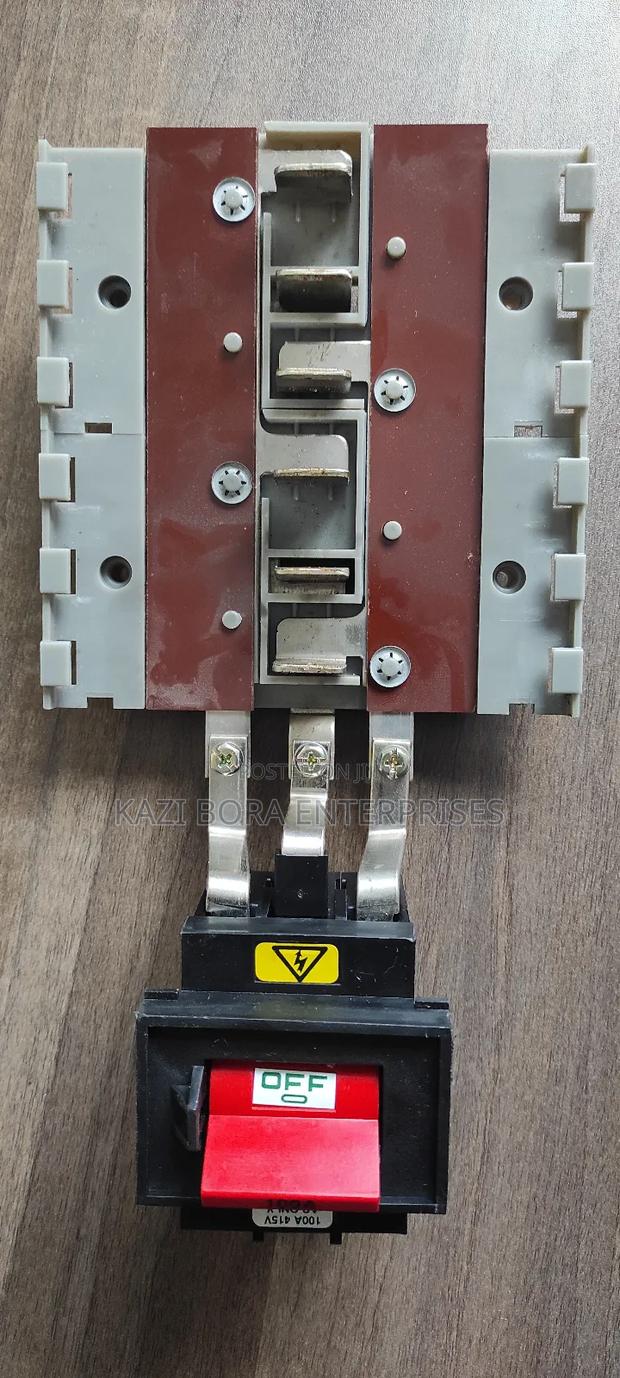 100A Mem Isolator +4-Way Bussbar - thumbnail 3