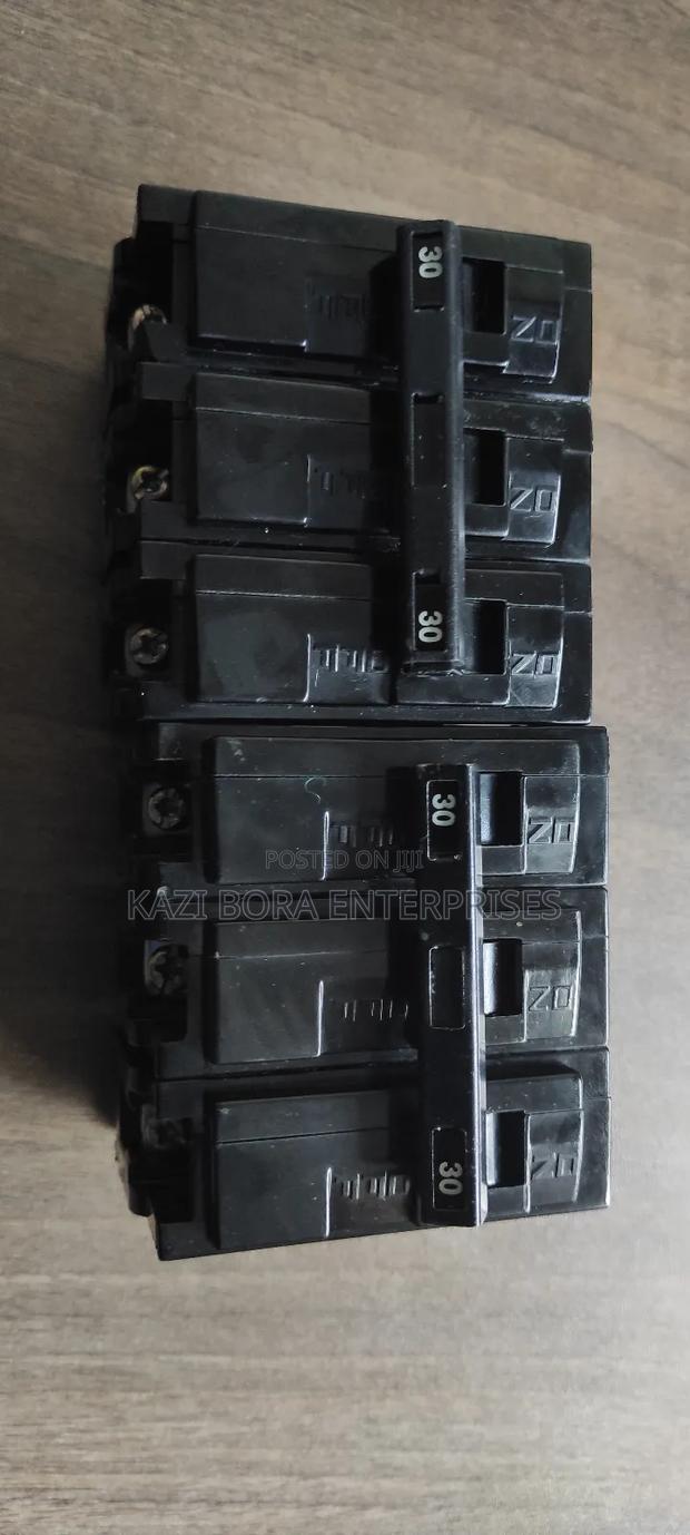 30A Mem 3-Pole MCB - thumbnail 2