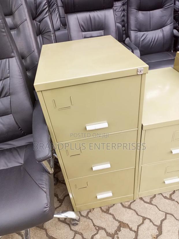 3 Drawer Metallic Files Cabinet