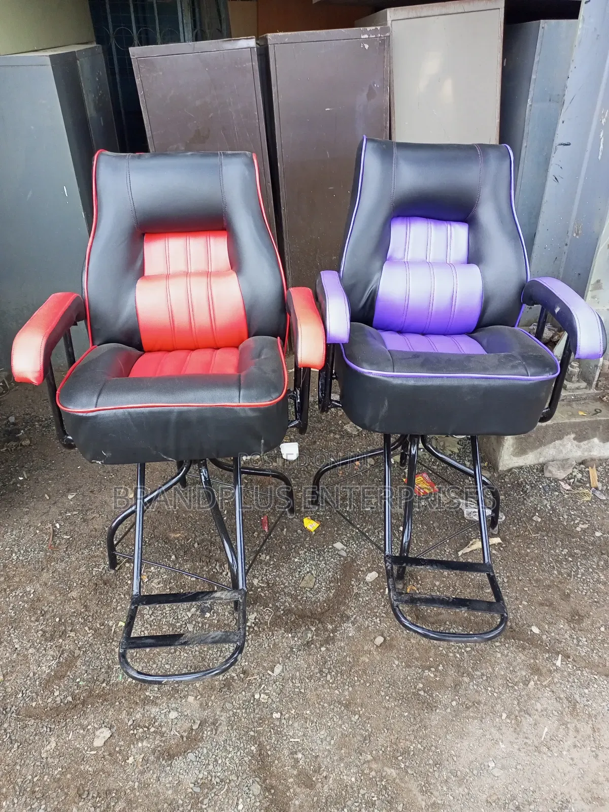 Simple and Elegant Barbershop Seat