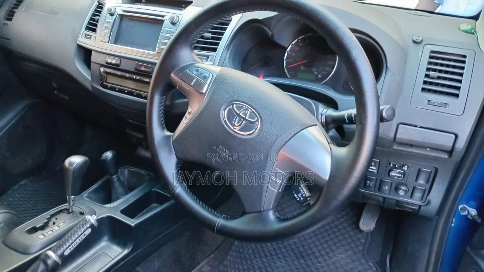 Toyota Hilux 2015 Blue