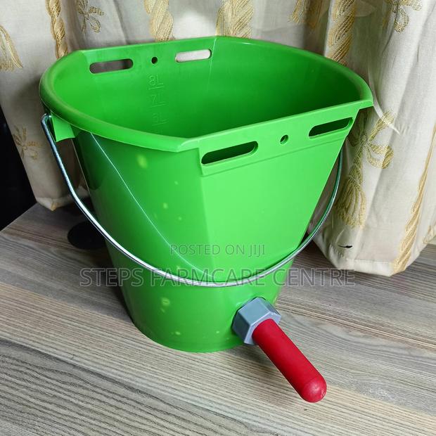 8 LTR Calf Feeding Bucket