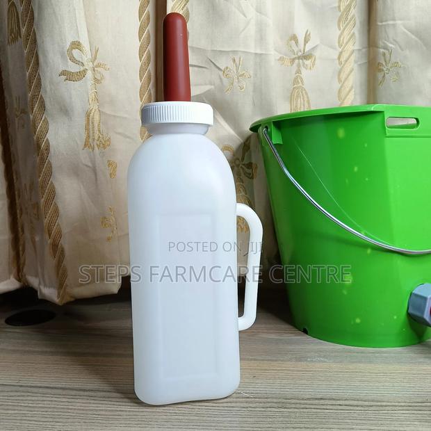 Calf Feeding Bottle With Rubber Tit