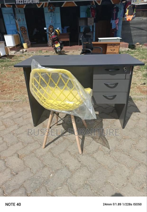 Mesh Eames Study Table