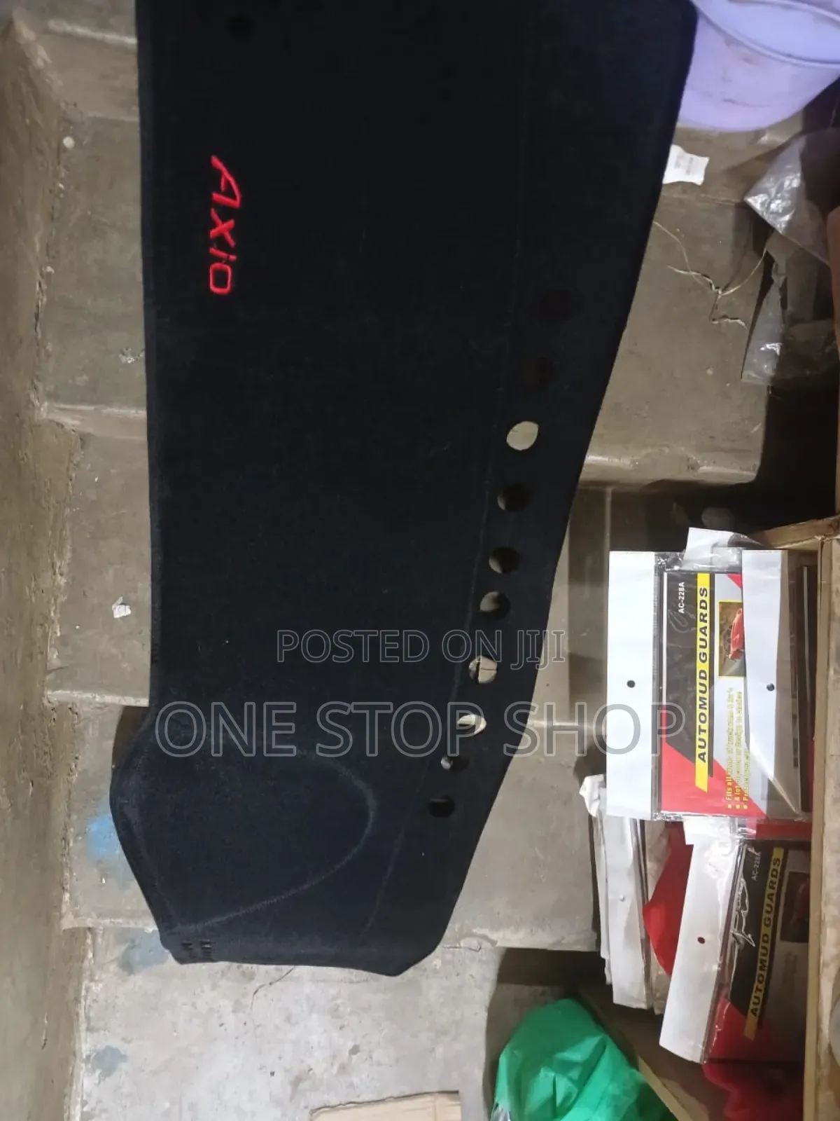 Axio Fabric Dashboard Mat