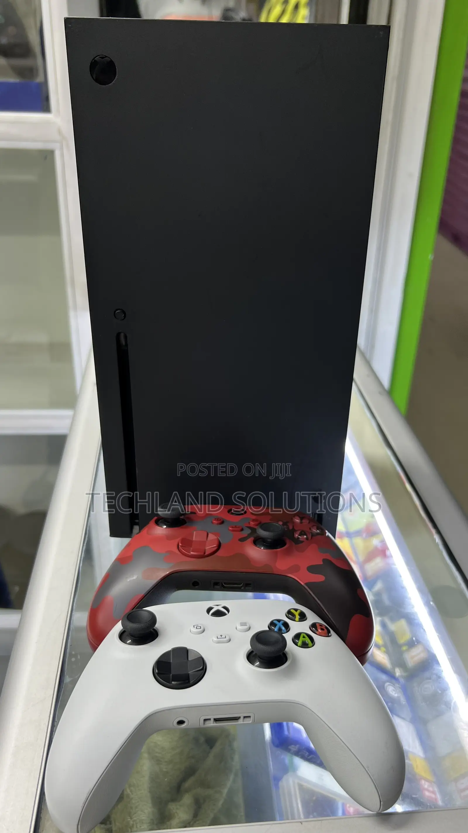 One Tb Xbox Series X (Slightly Used)