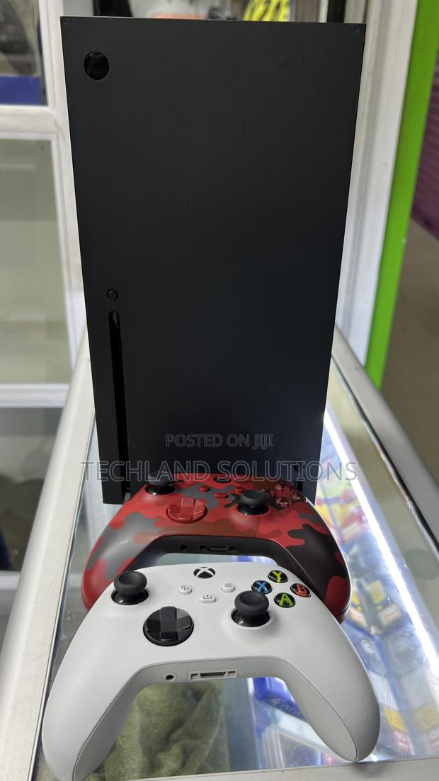 One Tb Xbox Series X (Slightly Used) - main view