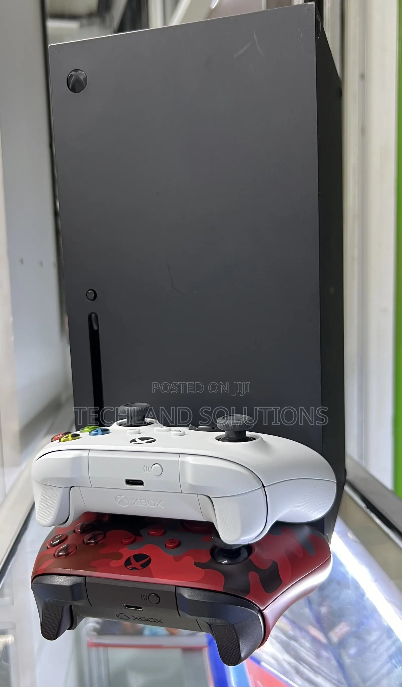 One Tb Xbox Series X (Slightly Used)