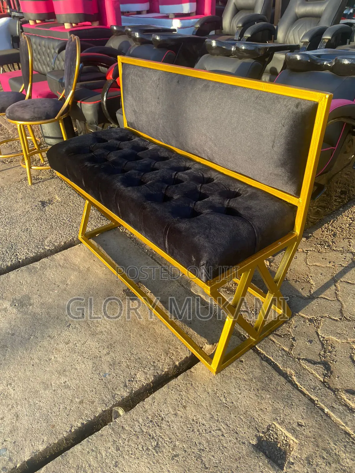 Black Velvet Waiting Chair