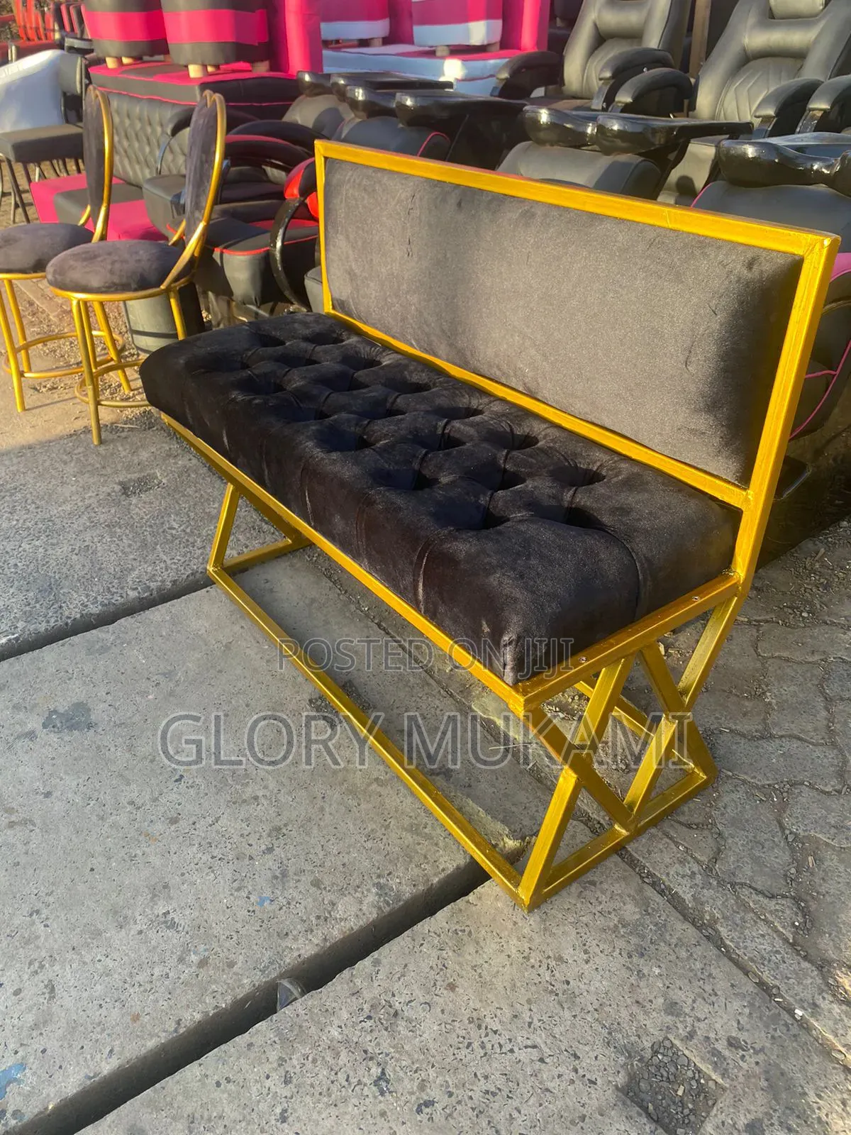 Black Velvet Waiting Chair