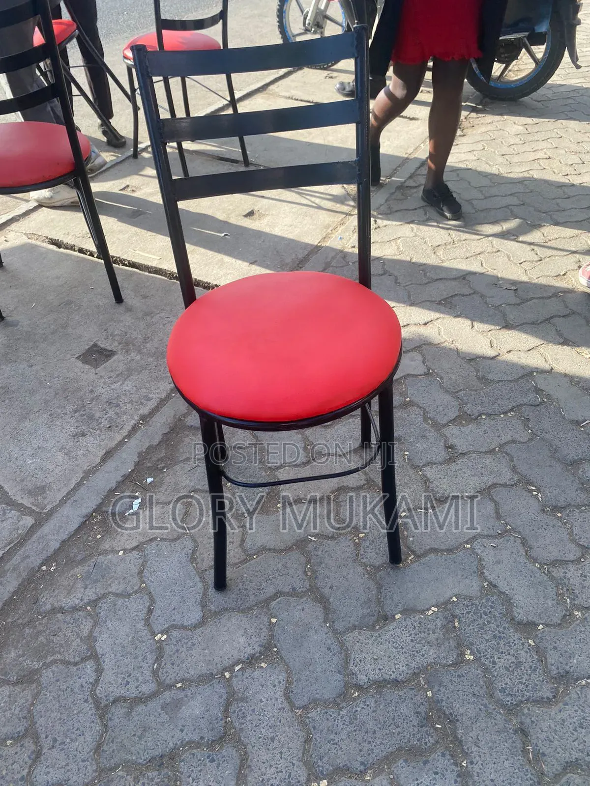 Low Flat Restaurants and Bar Chairs