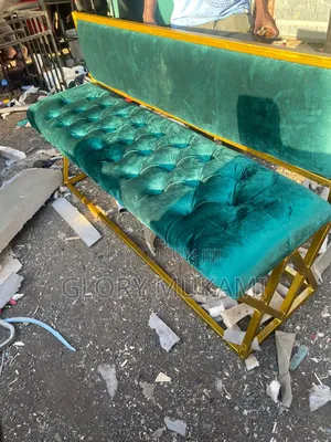 Green Velet Waiting Manicure Bench