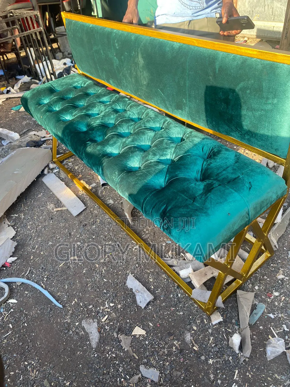 Green Velet Waiting Manicure Bench