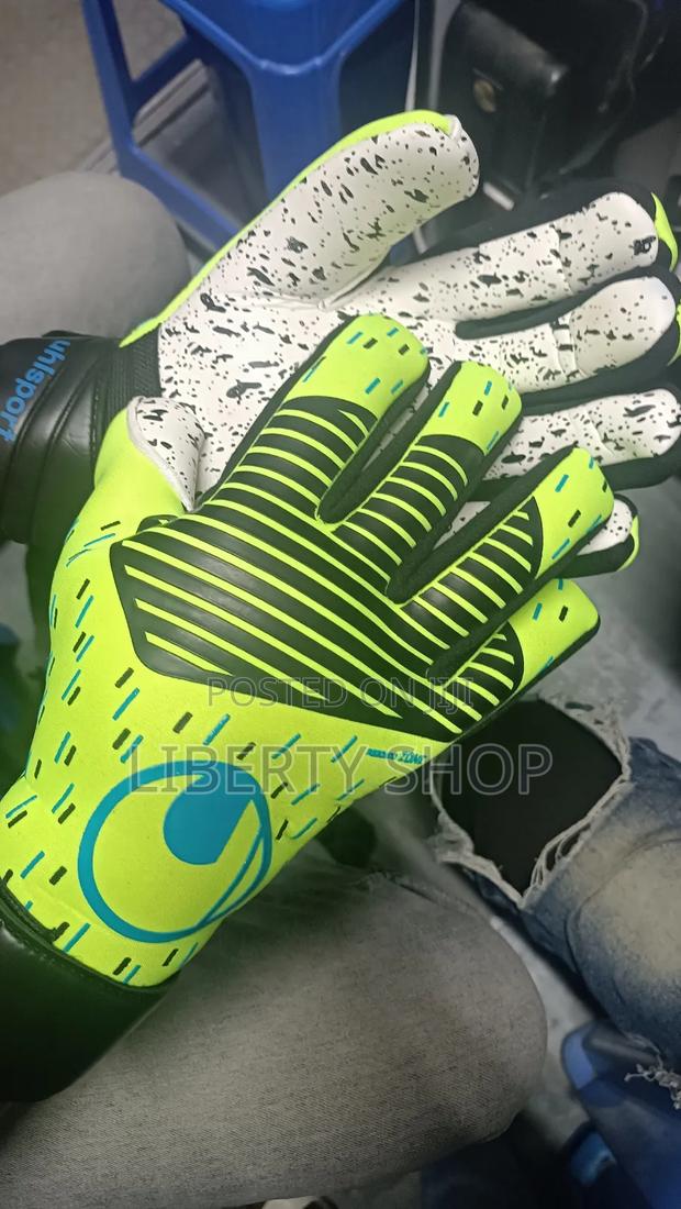 Football Goal Keeper Gloves