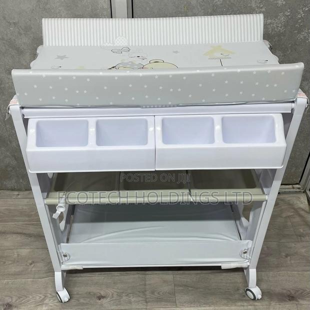Baby Bath and Changing Station Jf4 - main view