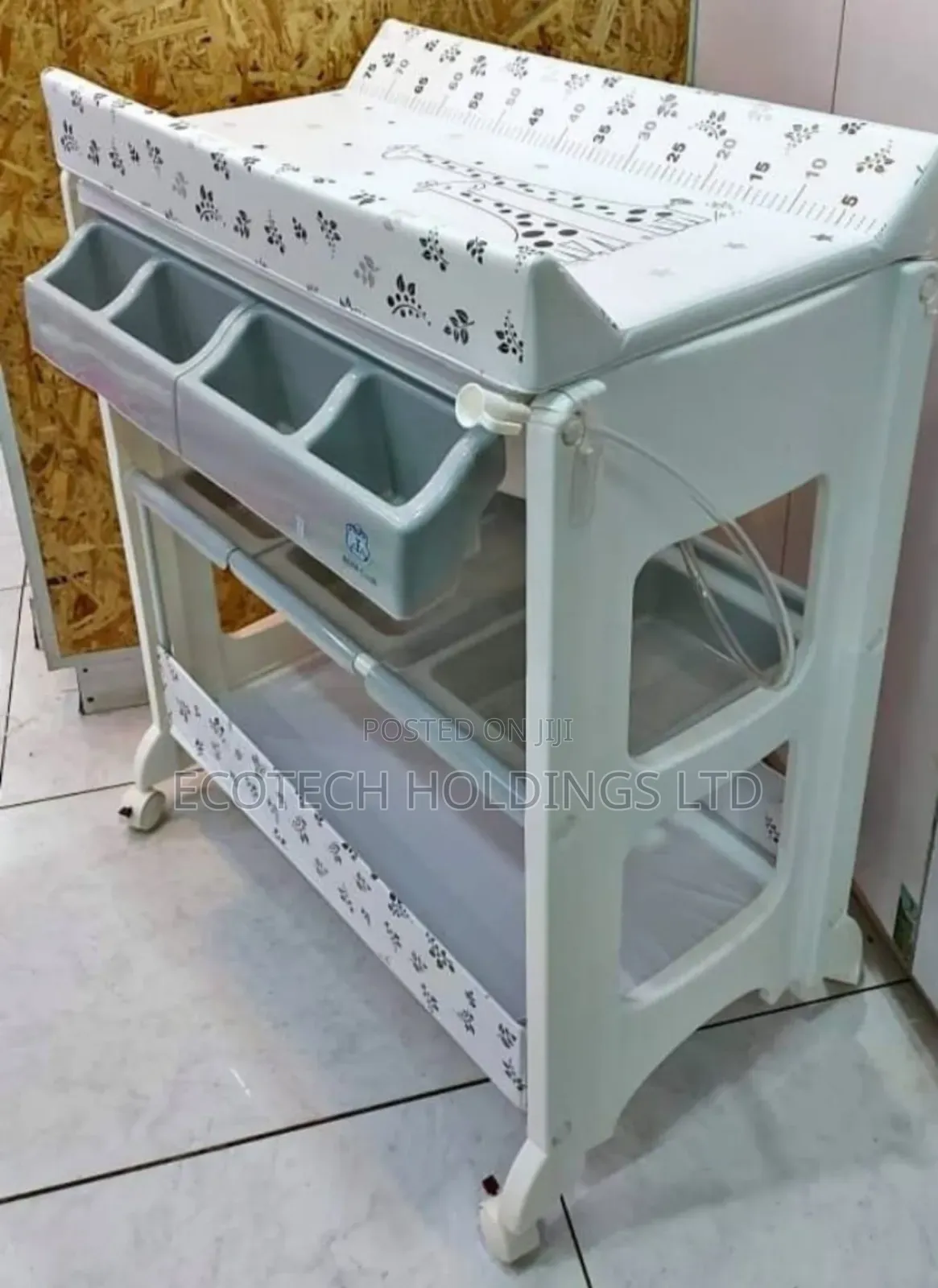 Baby Bath and Changing Station Eq2k