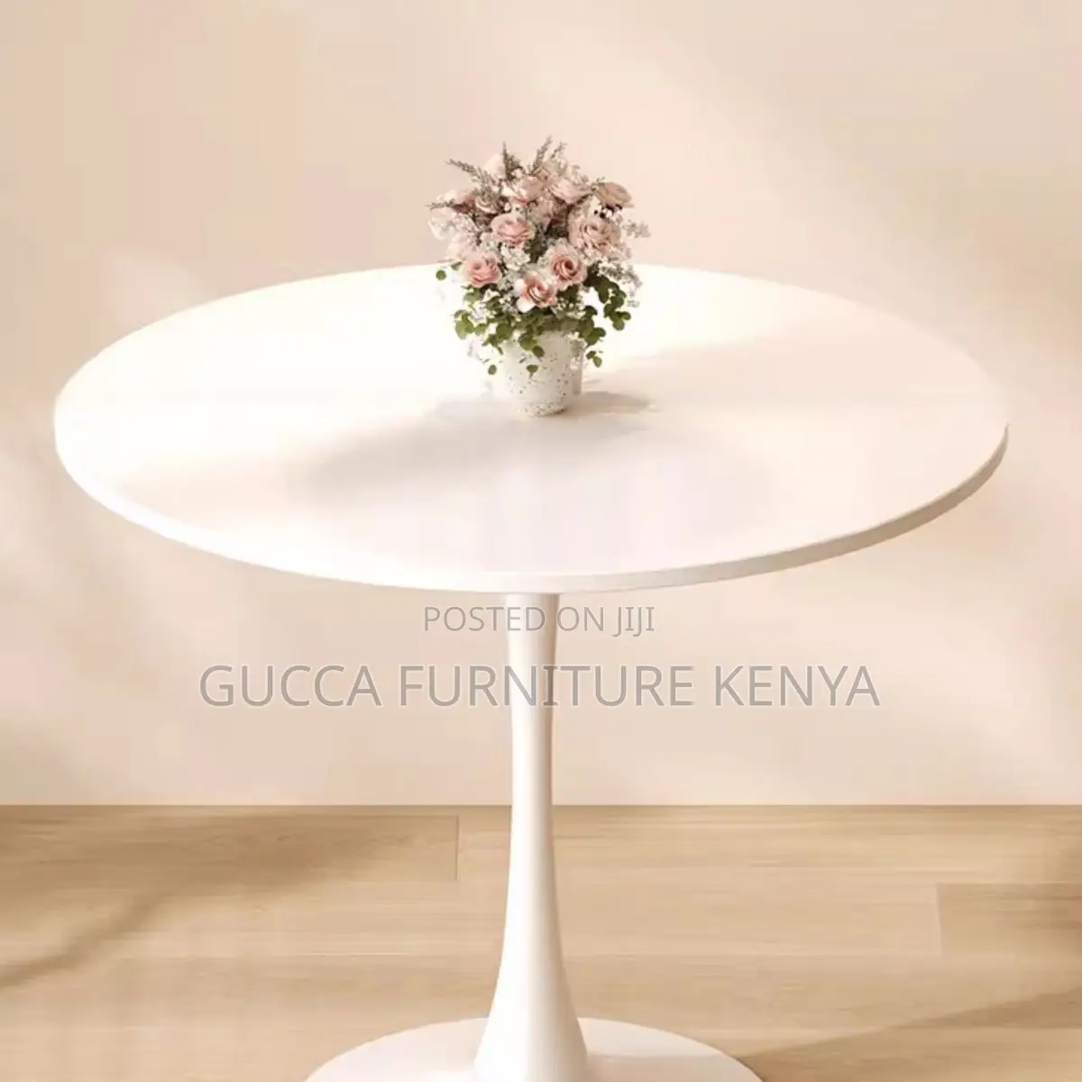Dinning Tables:Simplistic Circular-Shaped Dining Table