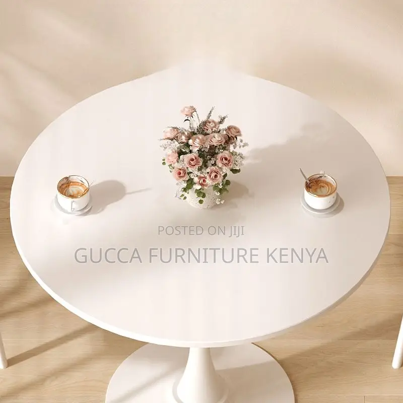 Dinning Tables:Simplistic Circular-Shaped Dining Table