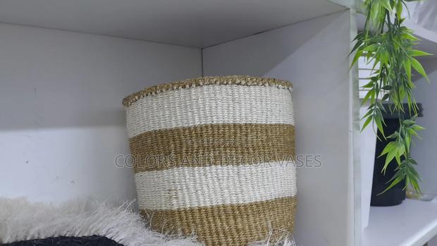 Size 8" Brown White Sisal Basket
