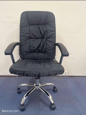 Black Adjustable Office Chair