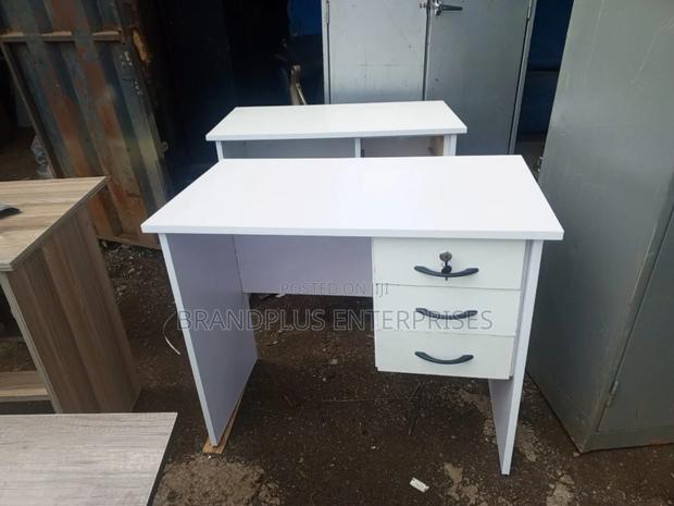 0.9m White Home/Office Desk
