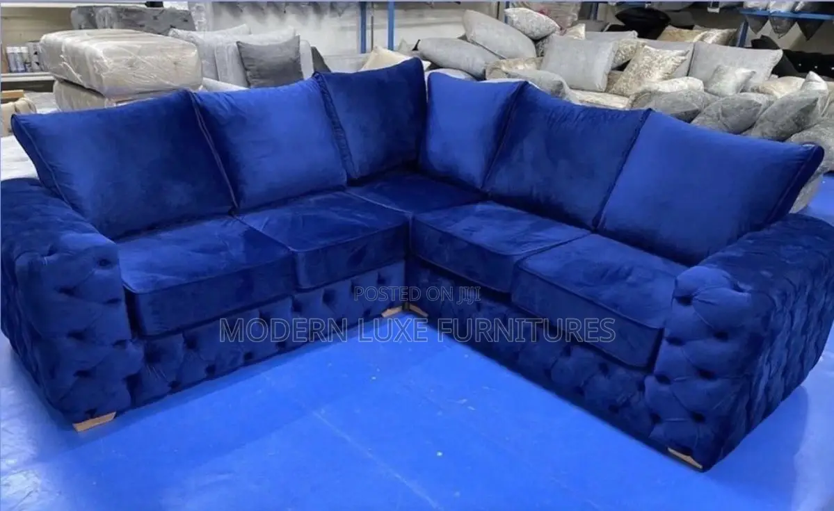Half Chesterfield L Shaped Sofa/Corner Sofa