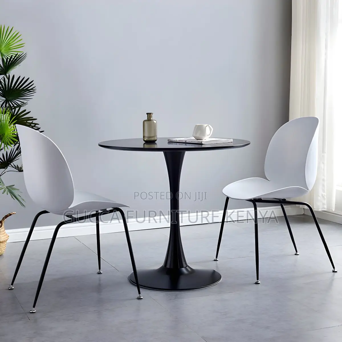 Dining Tables: Round Modern Style Solid Wood Dining Table