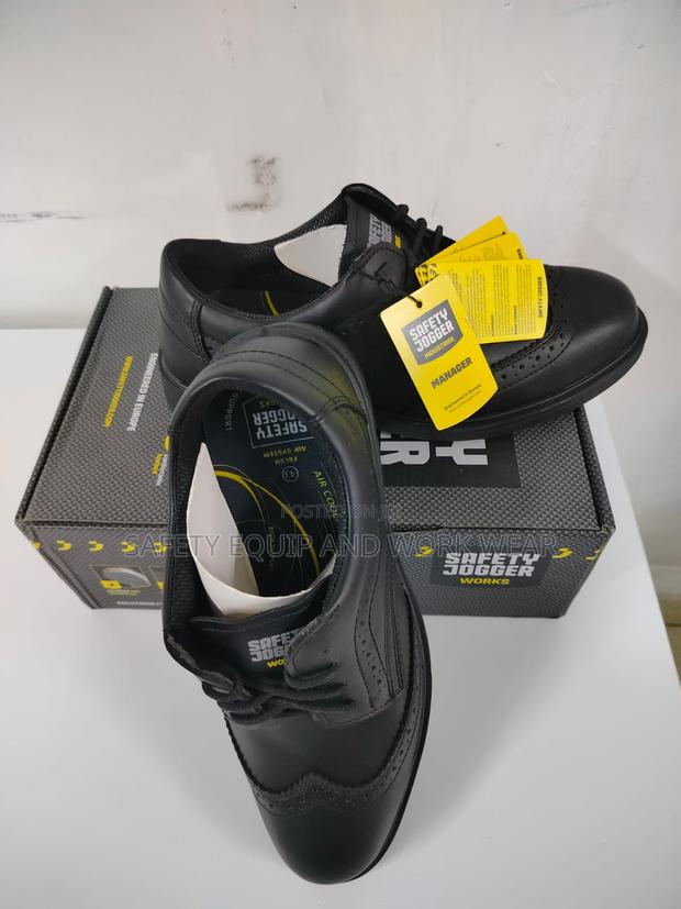 Non-metallic Safety Jogger Manager Shoes - main view