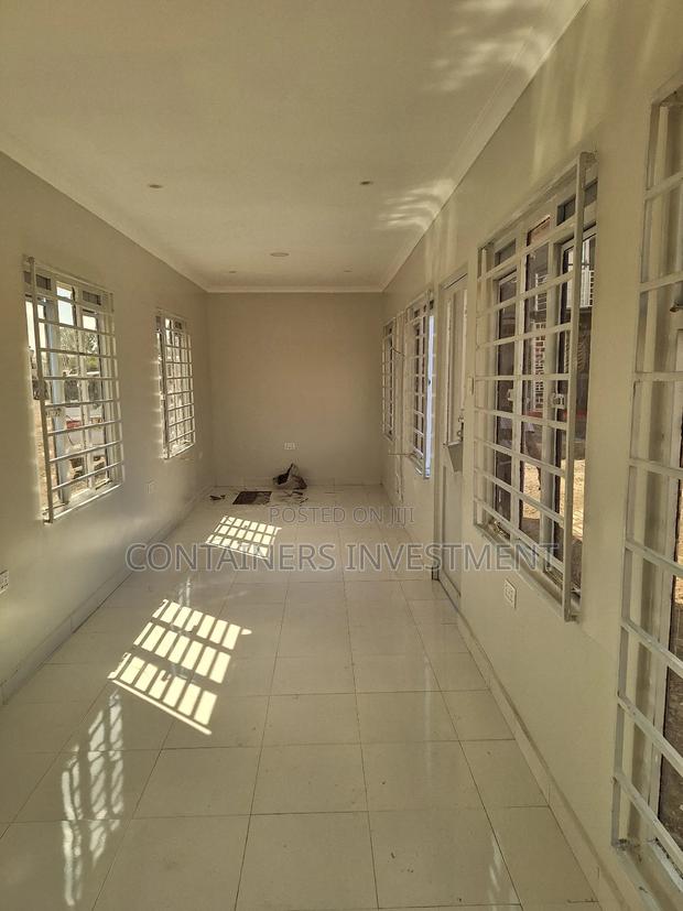 40ft Container Office Fabrication- Container Refinement. - thumbnail 4