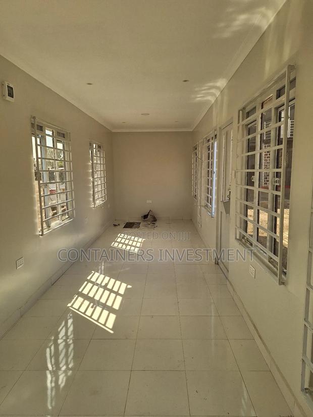 40ft Container Office Fabrication- Container Refinement. - thumbnail 5