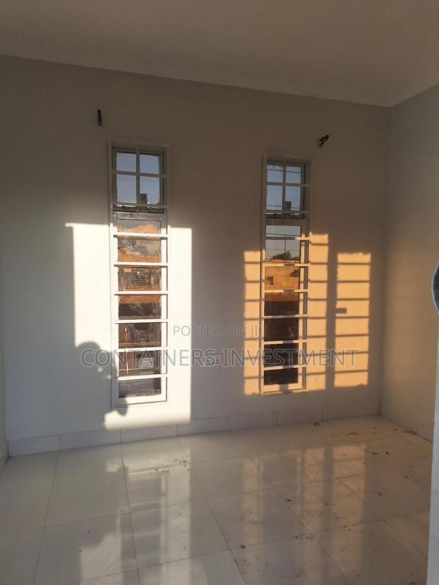 40ft Container Office Fabrication- Container Refinement. - thumbnail 6