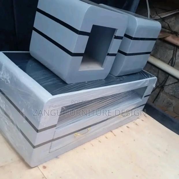 Delightful Coffee Tables 1(+2 Stools) - main view