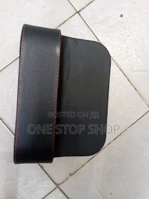 1pc Between the Seat Gap Filler Cup Holder
